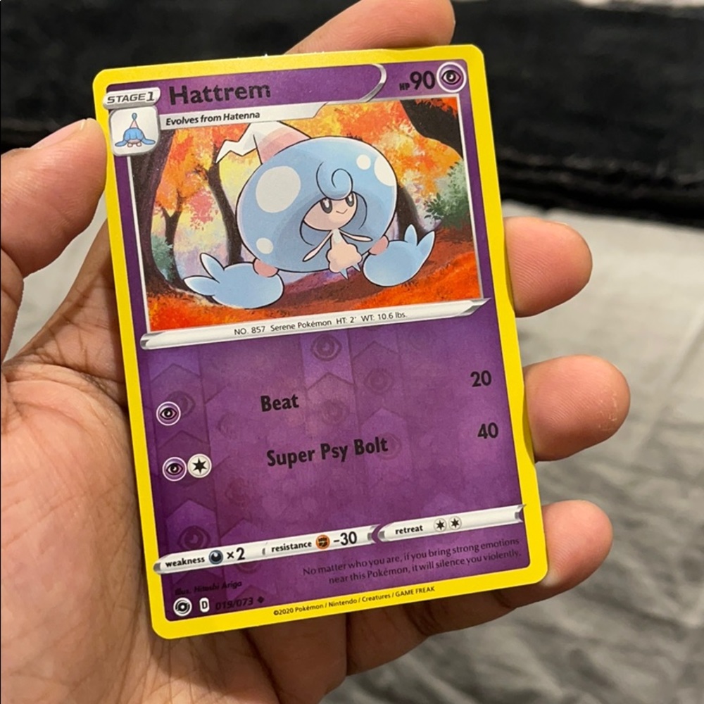 Pokémon - Reverse Holo Hattrem ✨